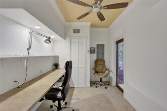 7905 SW 161st St in Palmetto Bay, FL - Building Photo - Building Photo