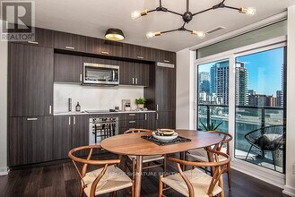 18 Erskine Ave in Toronto, ON - Building Photo - Building Photo