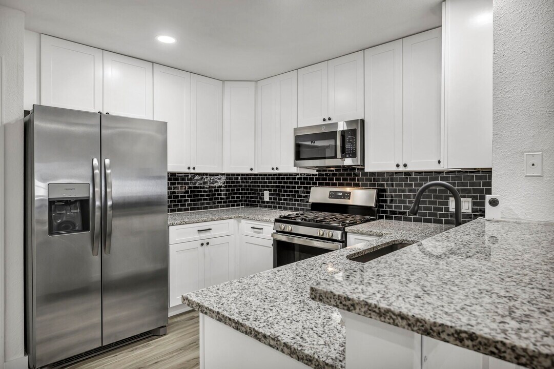 5903 Kevin Kelly Pl in Austin, TX - Building Photo