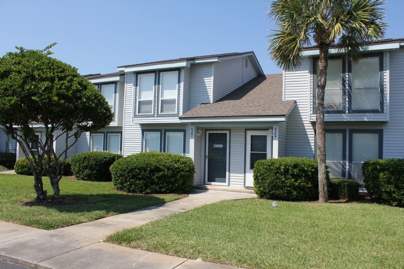 631 Tarpon Ave-Unit -6325 in Fernandina Beach, FL - Building Photo