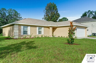 4 Sea Beacon Pl in Palm Coast, FL - Building Photo - Building Photo