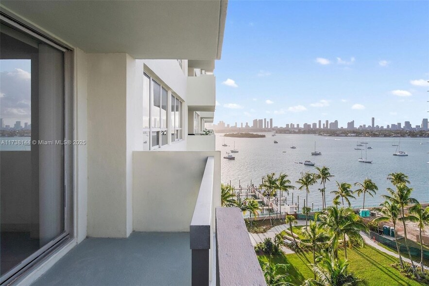 1500 Bay Rd, Unit S-0946 in Miami Beach, FL - Building Photo