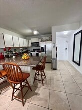 8005 Lake Dr in Doral, FL - Building Photo - Building Photo