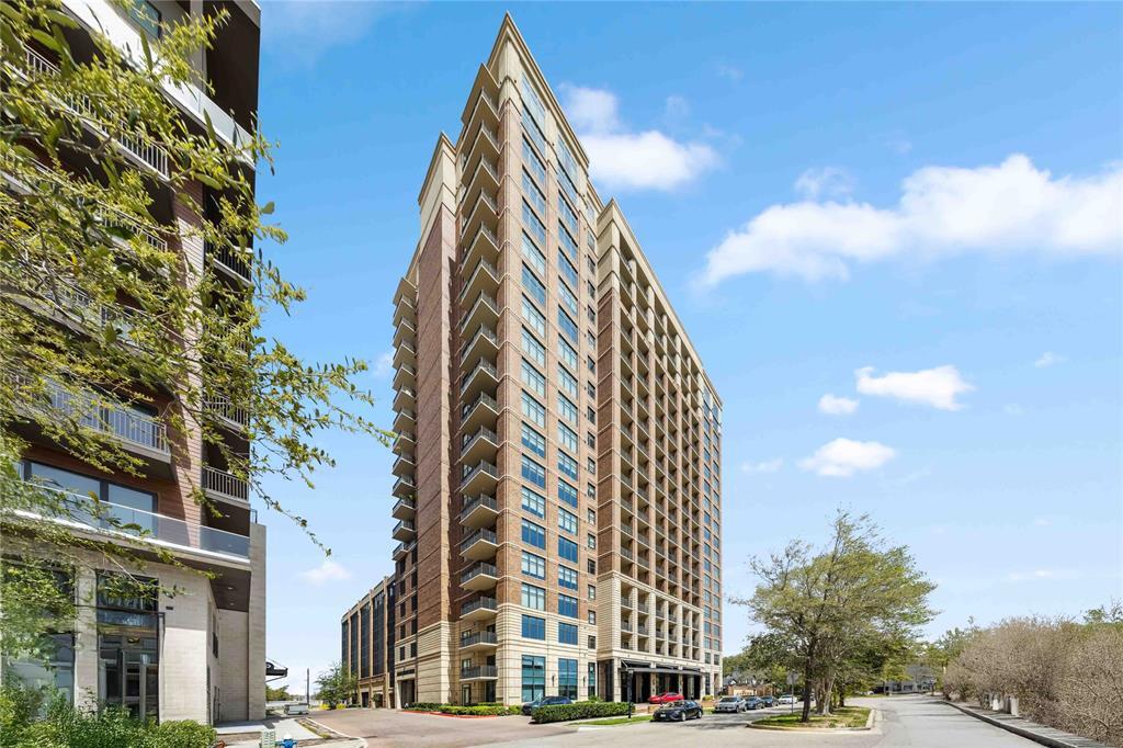 4 Chelsea Blvd in Houston, TX - Building Photo