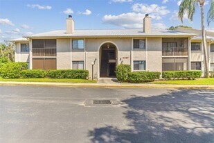 2087 Hunters Glen Dr in Dunedin, FL - Building Photo