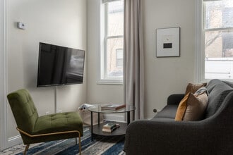 846 N Hermitage Ave in Chicago, IL - Building Photo - Building Photo