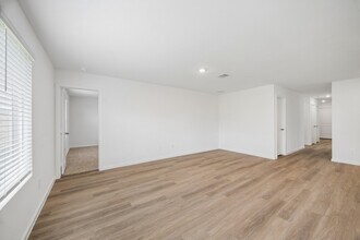 11822 Serena's Song Dr in Willis, TX - Building Photo - Building Photo