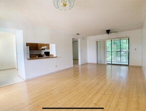 11309 Royal Palm Blvd, Unit E-3 in Coral Springs, FL - Foto de edificio - Building Photo