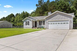 105 Ellen Ct in Jacksonville, NC - Building Photo - Building Photo