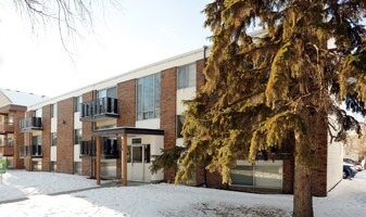 Madison Arms in Edmonton, AB - Building Photo
