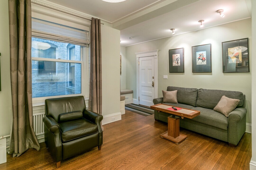 8 Garrison St, Unit 408 in Boston, MA - Building Photo