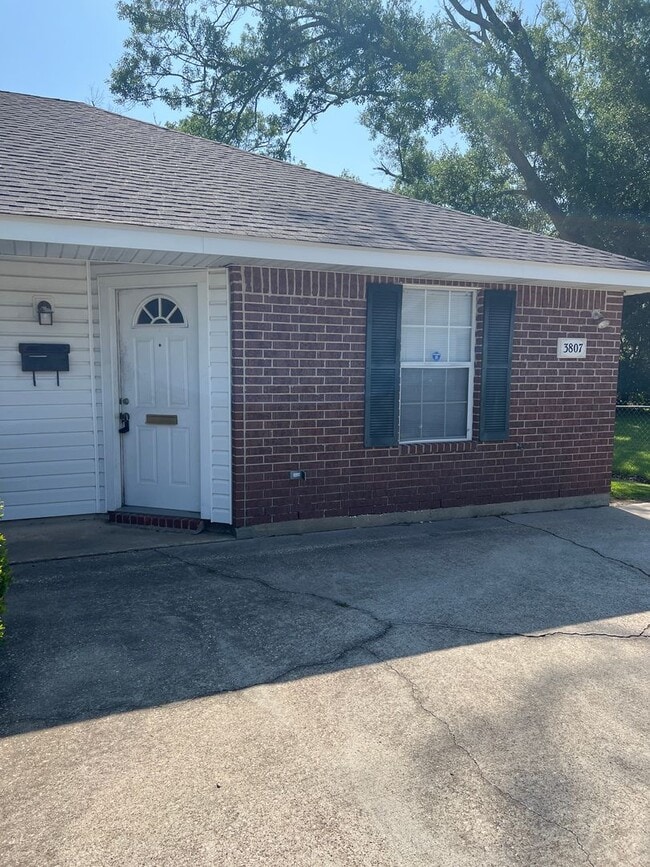 property at 3807 Common St