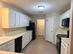 8232 Raleigh Ave in Lubbock, TX - Building Photo - Building Photo