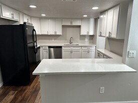 5541 Bay Blvd in Port Richey, FL - Building Photo