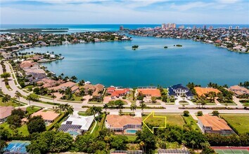 601 S Barfield Dr in Marco Island, FL - Building Photo - Building Photo
