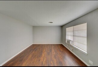 5813 Mentor Dr in Texas City, TX - Building Photo - Building Photo