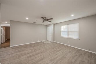 319 Cypress St in Duncanville, TX - Building Photo - Building Photo