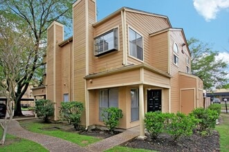 Aven East in Houston, TX - Building Photo - Building Photo