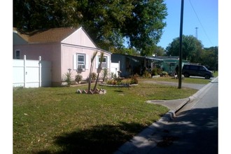 Rahn's Mobile Home Park in St. Petersburg, FL - Building Photo - Building Photo