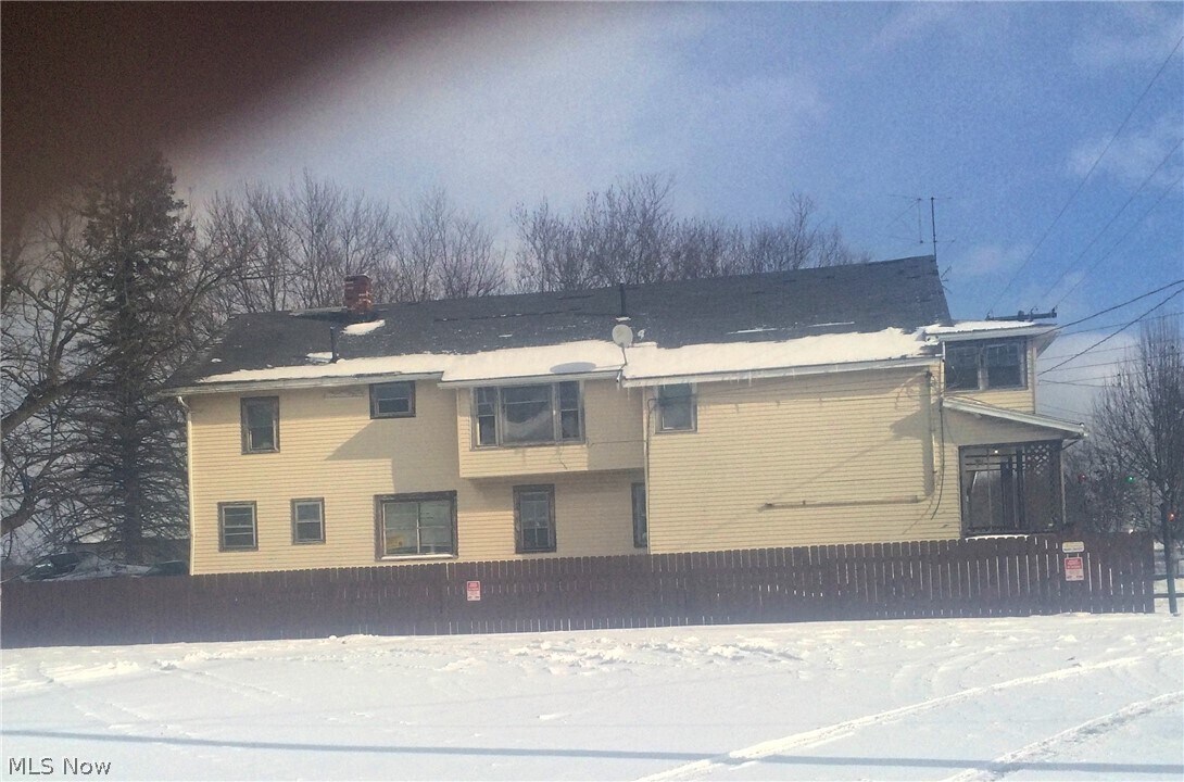 5037 Wilson Sharpsville Rd-Unit -2 in Fowler, OH - Building Photo