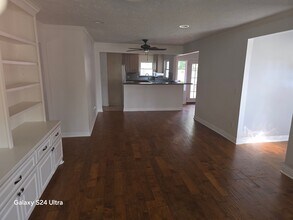 4862 Creekbend Dr in Houston, TX - Building Photo - Building Photo