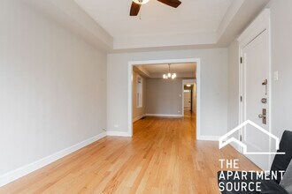 2660 N Ashland Ave, Unit 2 in Chicago, IL - Building Photo - Building Photo