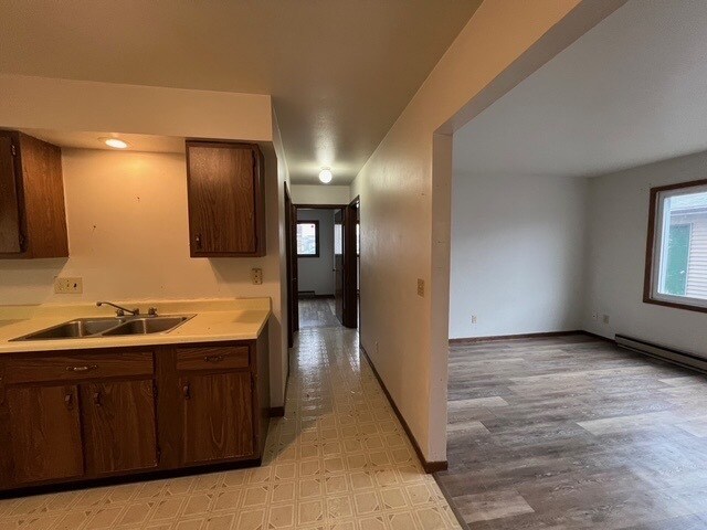 909 Genrich St, Unit 4 in Wausau, WI - Foto de edificio - Building Photo