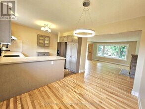 2368 Drury Ln in Ottawa, ON - Building Photo - Building Photo