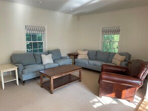5 Ludlam Ln in Locust Valley, NY - Building Photo - Building Photo
