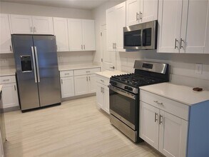 34917 Kircher Dr in Zephyrhills, FL - Building Photo - Building Photo