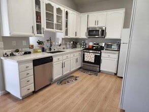 13602 Ironstone Cir in Victorville, CA - Building Photo - Building Photo