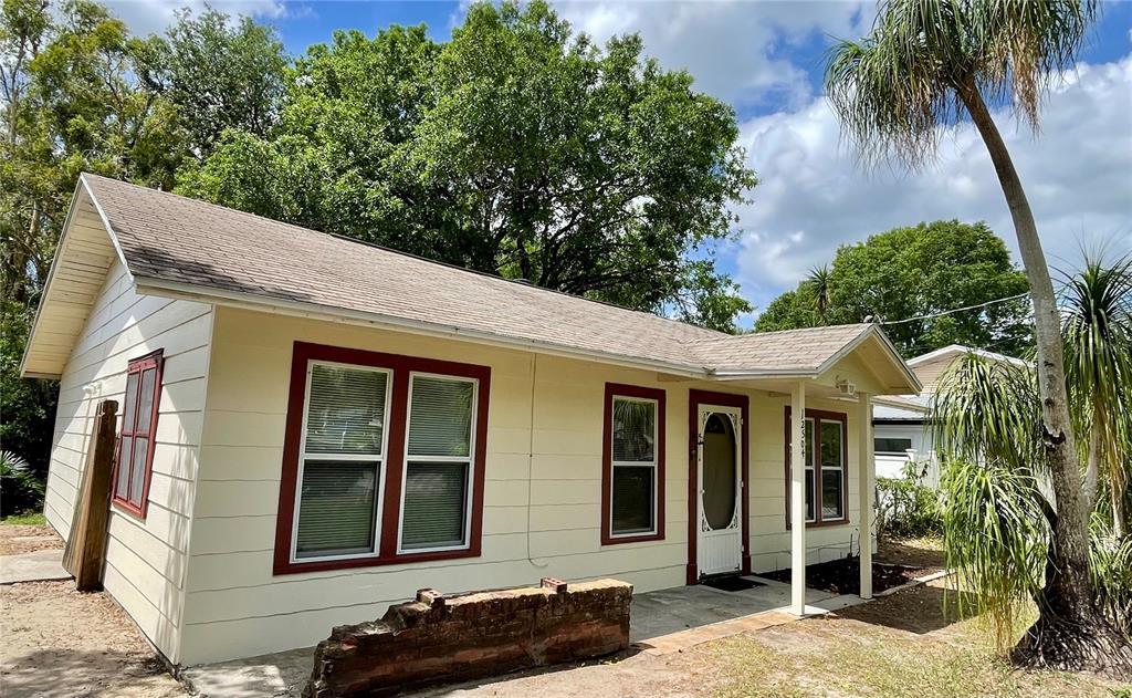 12504 Forest Hills Dr in Tampa, FL - Building Photo