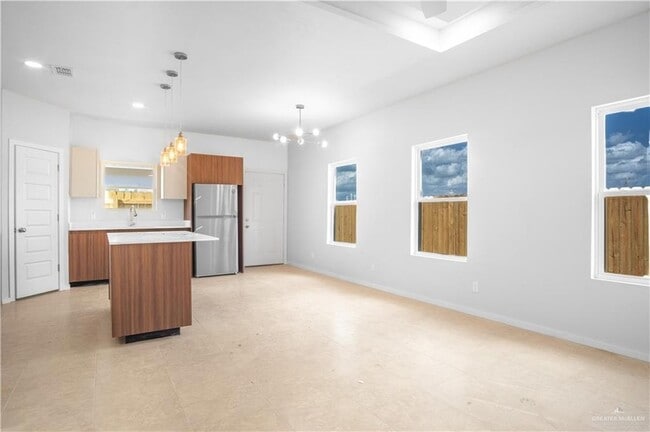 704 N Alexandrite Ave, Unit 2 in Edinburg, TX - Building Photo - Building Photo
