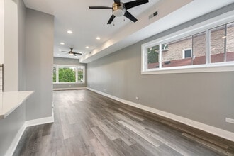 4624 N Springfield Ave in Chicago, IL - Foto de edificio - Building Photo