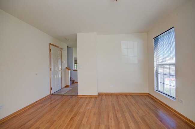 681 Springwood Dr in Joliet, IL - Building Photo - Building Photo