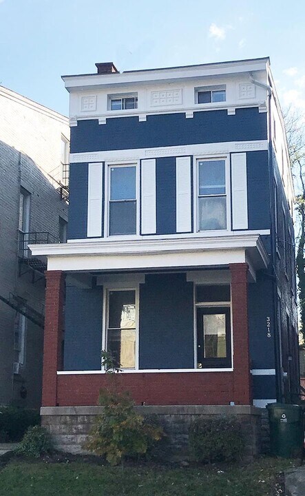 3218 Bishop St in Cincinnati, OH - Building Photo