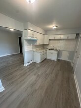 7230 W Lakefield Dr in Milwaukee, WI - Building Photo - Building Photo