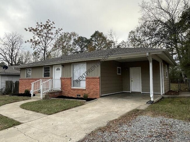 6706 W Wakefield Dr in Little Rock, AR - Building Photo - Building Photo