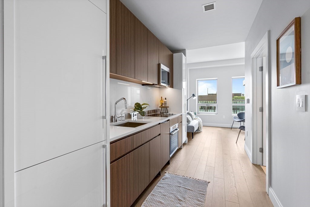 100 Shawmut Ave, Unit 910 in Boston, MA - Building Photo