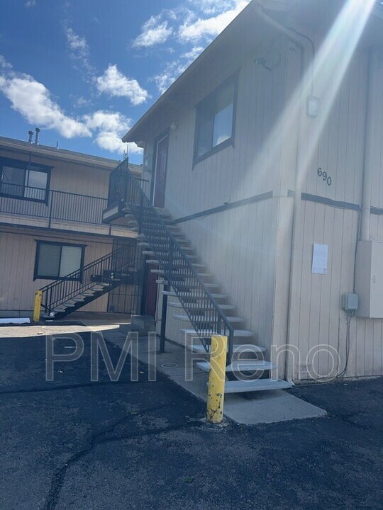 690 Field St in Sparks, NV - Building Photo