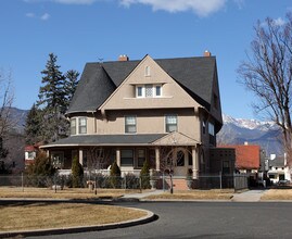 1530 N Cascade Ave in Colorado Springs, CO - Building Photo - Building Photo