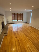 20 Pearce Dr in Woodbury, NY - Building Photo - Building Photo