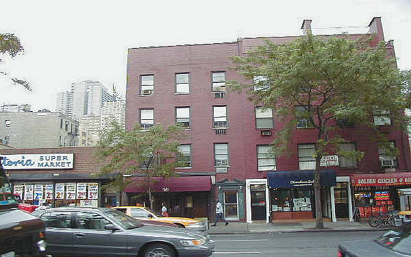 357 W 43rd St in New York, NY - Building Photo - Building Photo