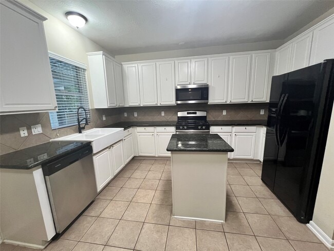 property at 15 Jewelsford Ct