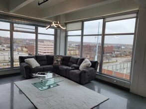 120 SW 5th St, Unit 601 in Des Moines, IA - Building Photo - Building Photo