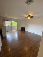 10330 Riverside Dr, Unit C in Toluca Lake, CA - Building Photo - Building Photo
