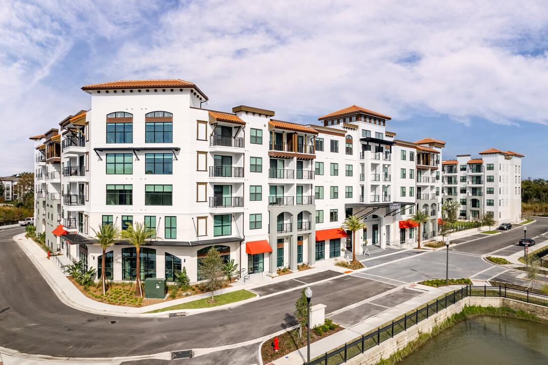 Gem Lake in Maitland, FL - Building Photo