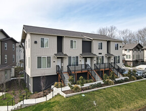 Meadows at June Road in Bellingham, WA - Foto de edificio - Building Photo