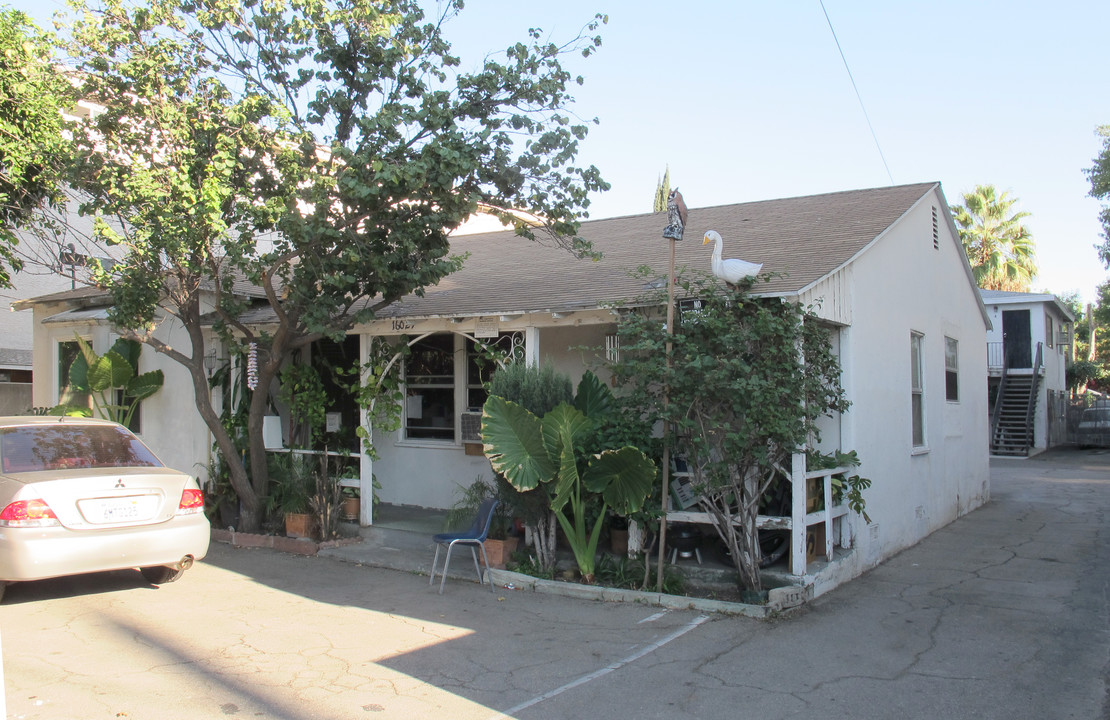 16029 Vanowen St in Van Nuys, CA - Building Photo