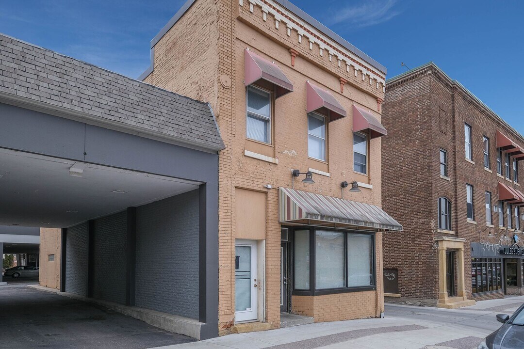 117 E Cherry St in Mankato, MN - Building Photo